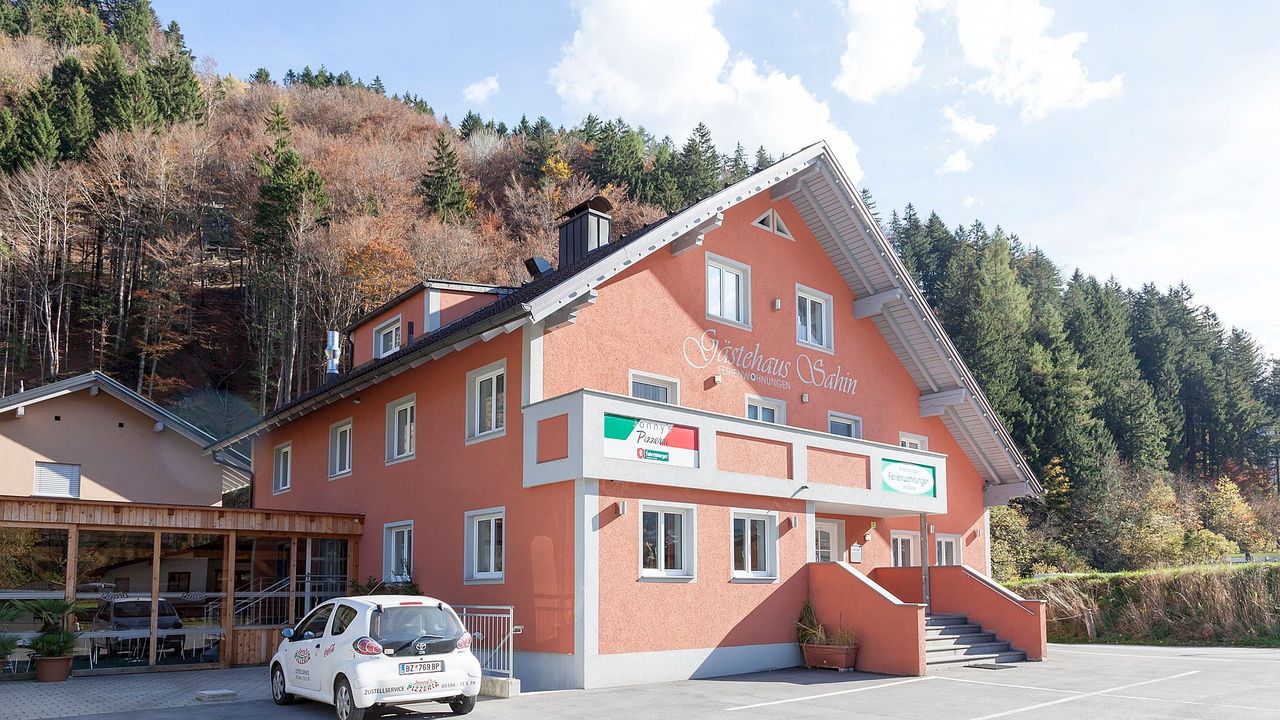 Fassade / Eingang Fassade / Eingang